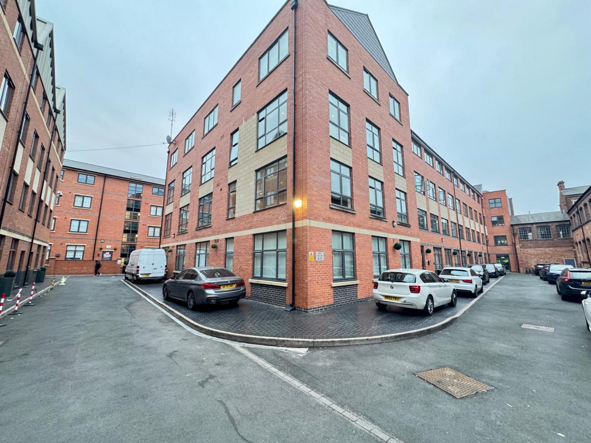 Modern Two Bedroom Centre - 2 Bathrooms - Sleeps 6 Guests - Free Underground Parking - Fast Speed Internet * Birmingham